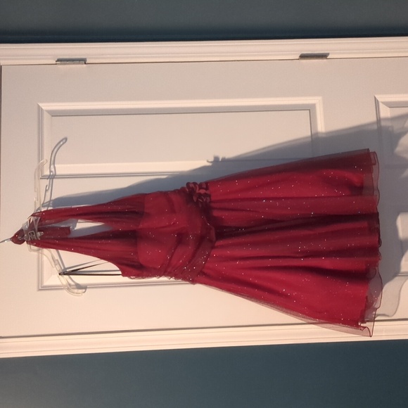 Sparkly Red City Triangles Halter dress size 9/10 - Picture 2 of 6